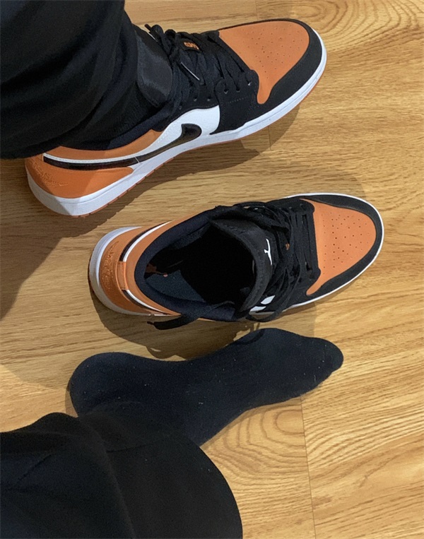 Air Jordan 1 Low 'Shattered Backboard' photo review