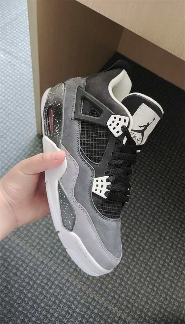 Air Jordan 4 Retro 'Fear' photo review