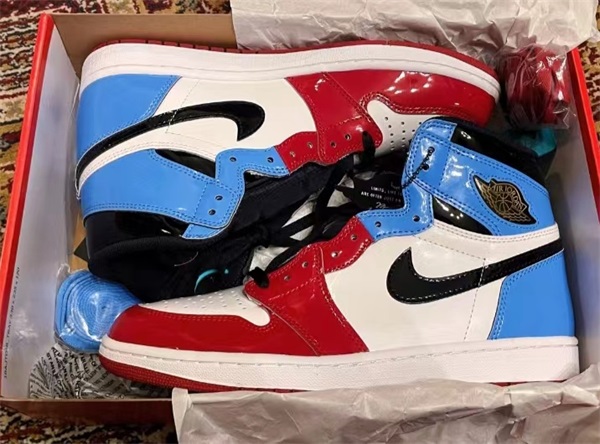 Air Jordan 1 Retro High OG 'Fearless' photo review