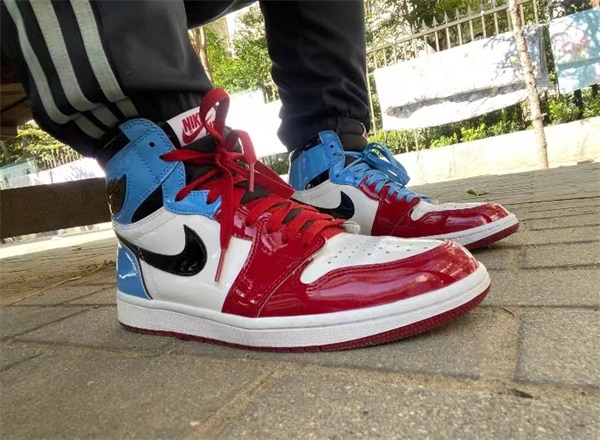 Air Jordan 1 Retro High OG 'Fearless' photo review