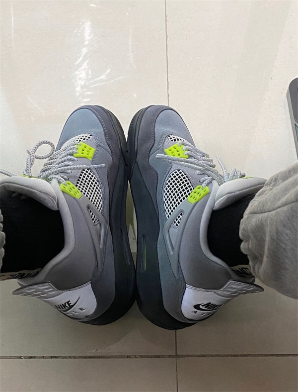 Air Jordan 4 Retro SE 'Neon 95' photo review