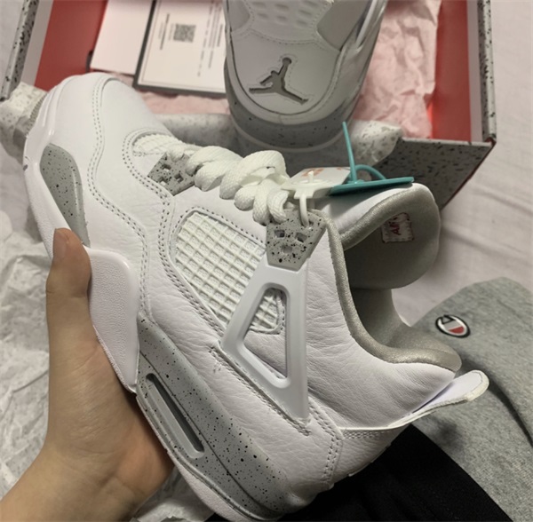 Air Jordan 4 Retro 'White Oreo' photo review