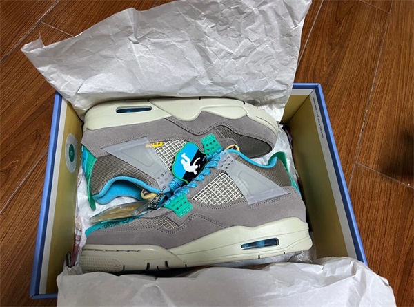 Air Jordan 4 Retro x Union LA 'Taupe Haze' photo review